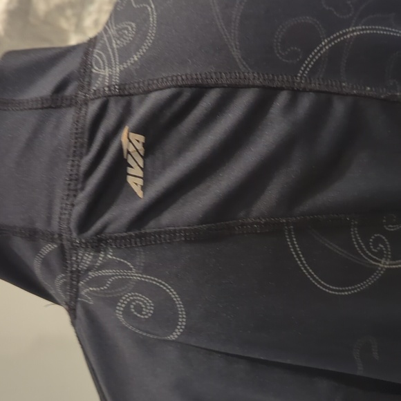 Avia running first long sleeve with mock turtleneck black white scroll pattern - Picture 6 of 10